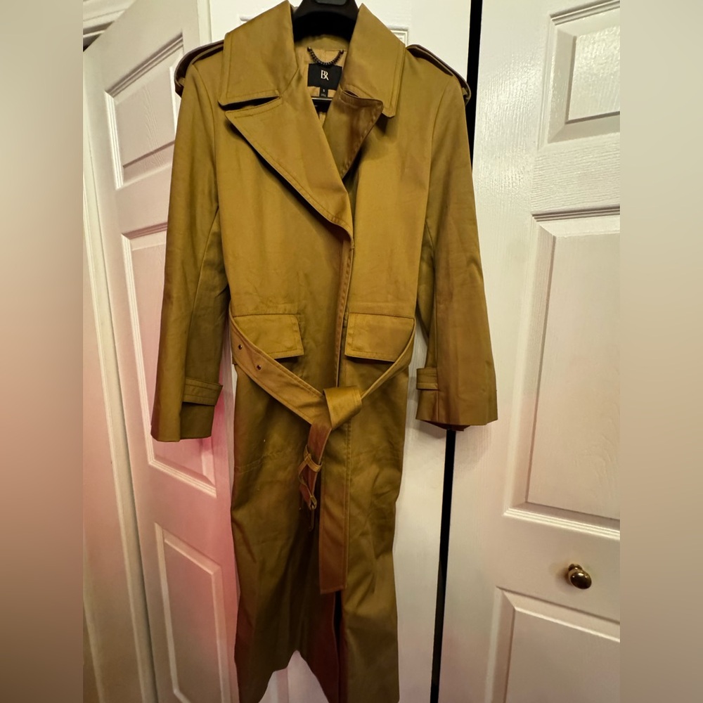 NWT-  Banana Republic Tan Lined Trench Coat.
Beautiful made. Size Small
